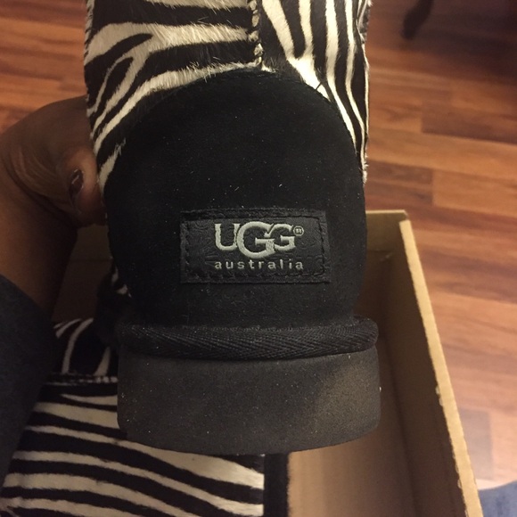 💥Zebra Print UGGs 💥 - Picture 3 of 4